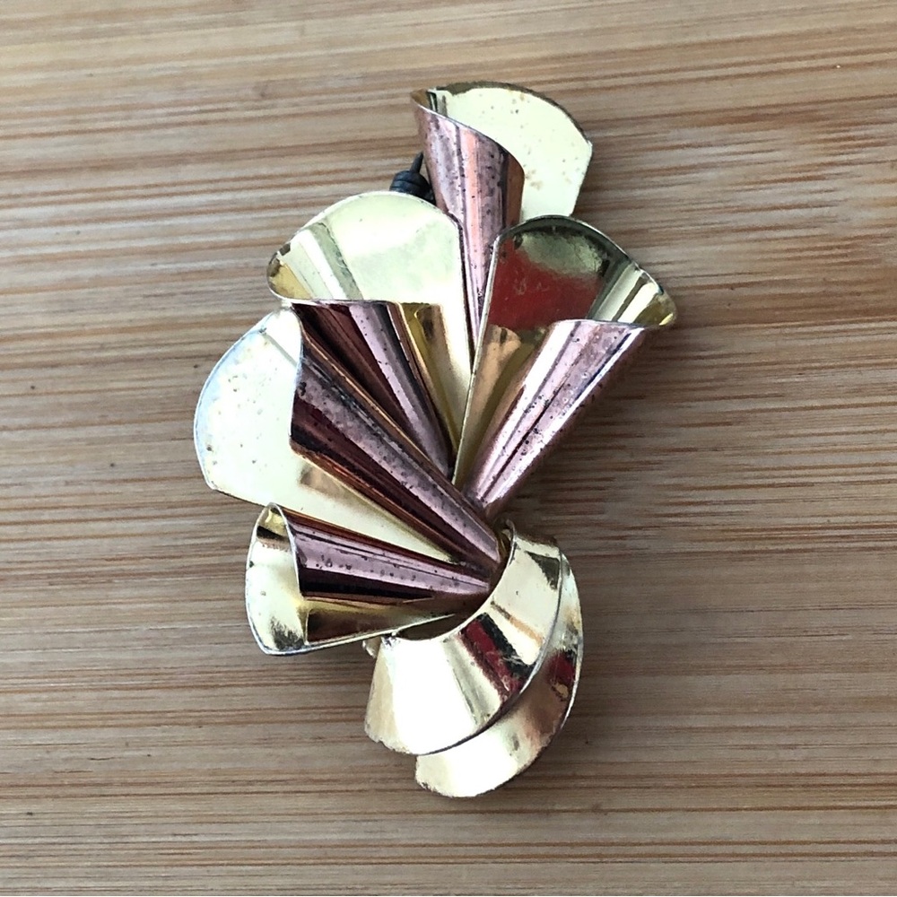 $57  Vintage Gold on Sterling Monet Estate Brooch 14.7 Gr Marked MONET STERLING - Picture 6 of 7